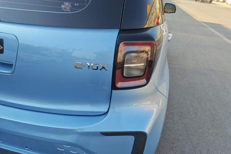 Used SOL E10X 2021 302 km Range Fashion Edition 31.4 kWh Exterior 3