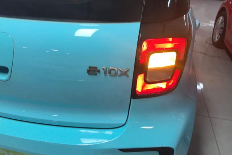 Used SOL E10X 2021 302 km Range Fashion Edition 31.4 kWh Exterior 3