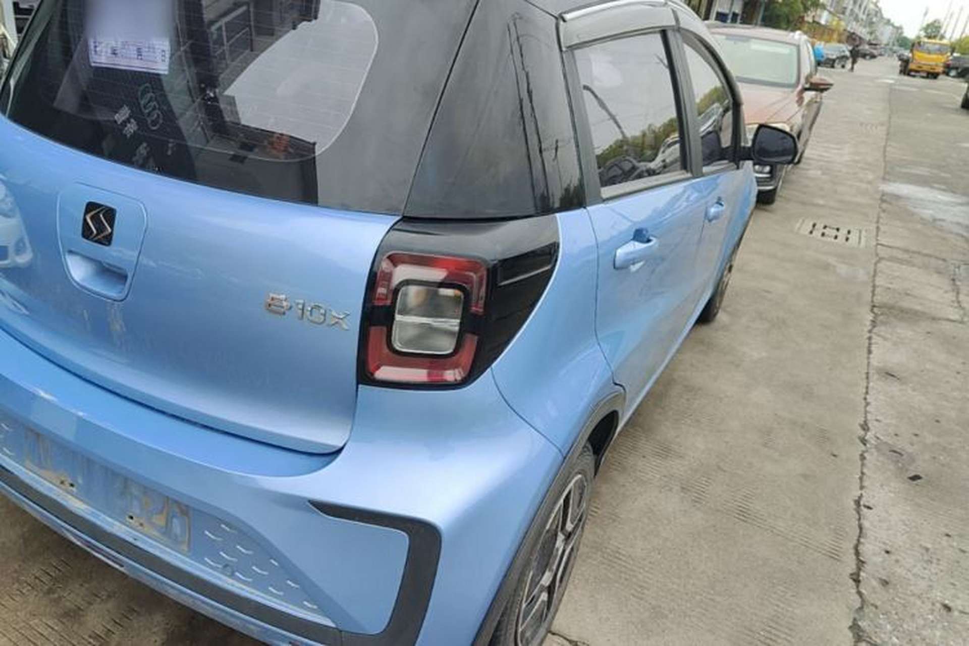 Used SOL E10X 2021 302 km Range Fashion Edition 31.4 kWh Exterior 3