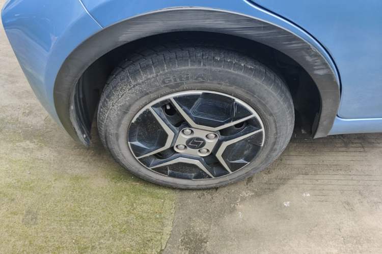 Used SOL E10X 2021 302 km Range Fashion Edition 31.4 kWh Exterior 5