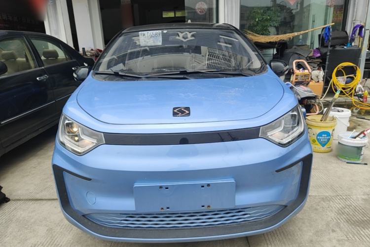 Used SOL E10X 2021 302 km Range Fashion Edition 31.4 kWh Front