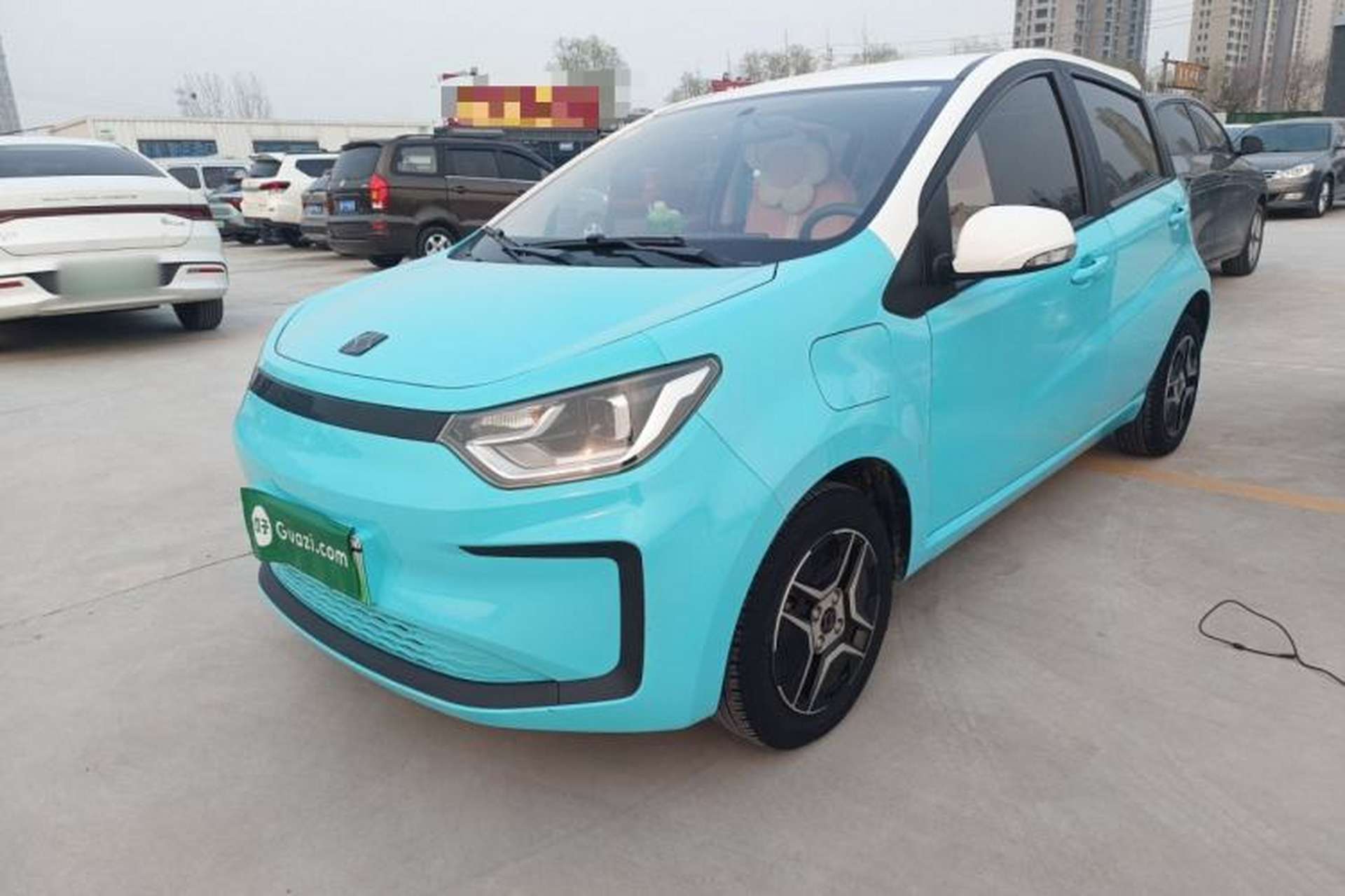 Used SOL E10X 2021 302 km Range Fashion Edition 31.4 kWh Front Left 45 Deg