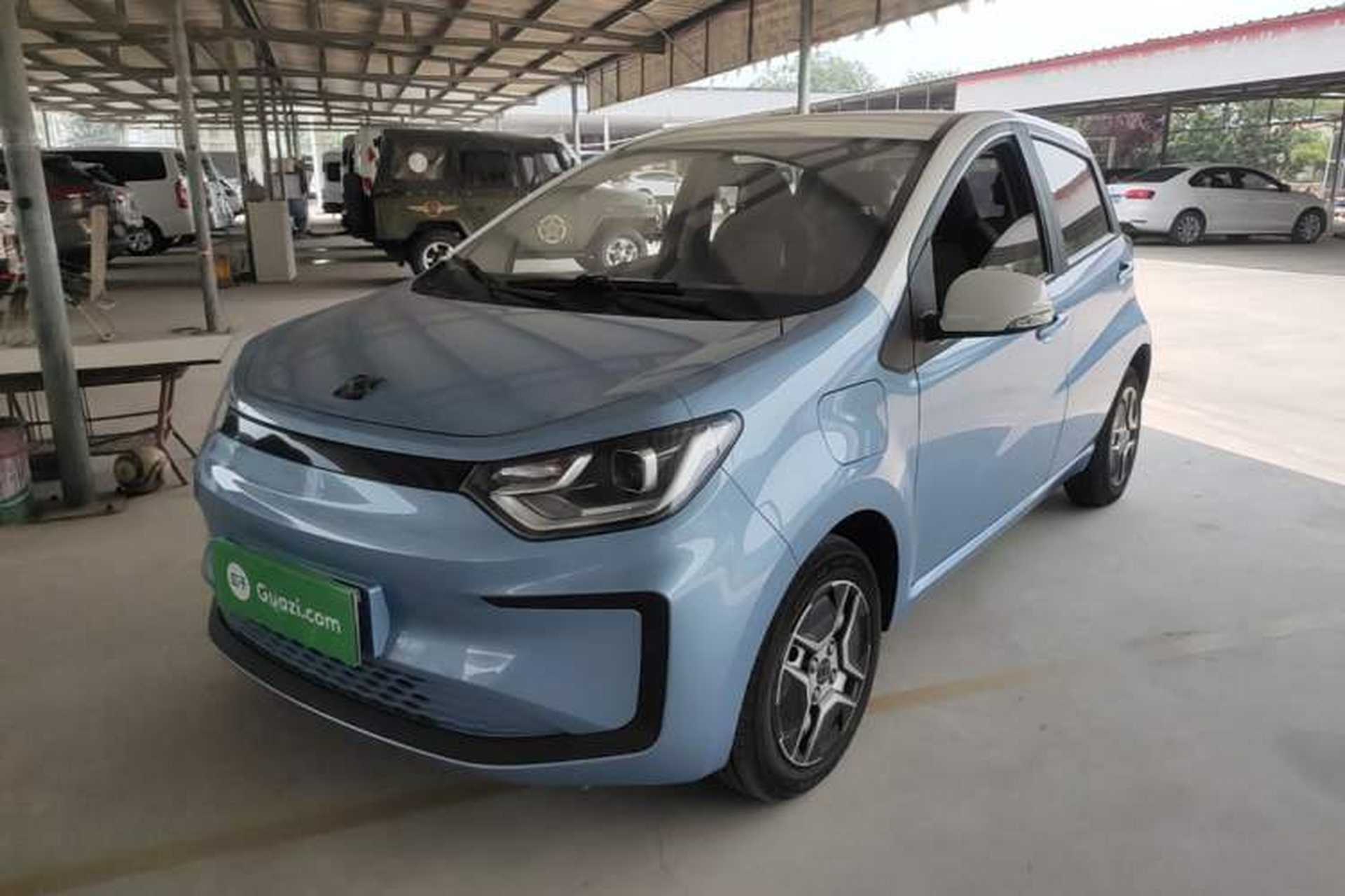 Used SOL E10X 2021 302 km Range Fashion Edition 30.2 kWh Front Left 45 Deg