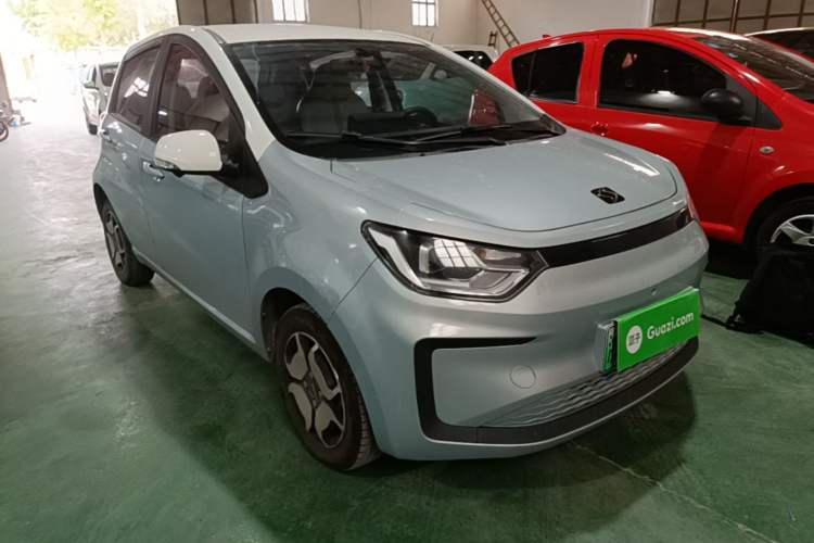 Used SOL E10X 2021 302 km Range Luxury Version 31.4 kWh Front Right 45 Deg