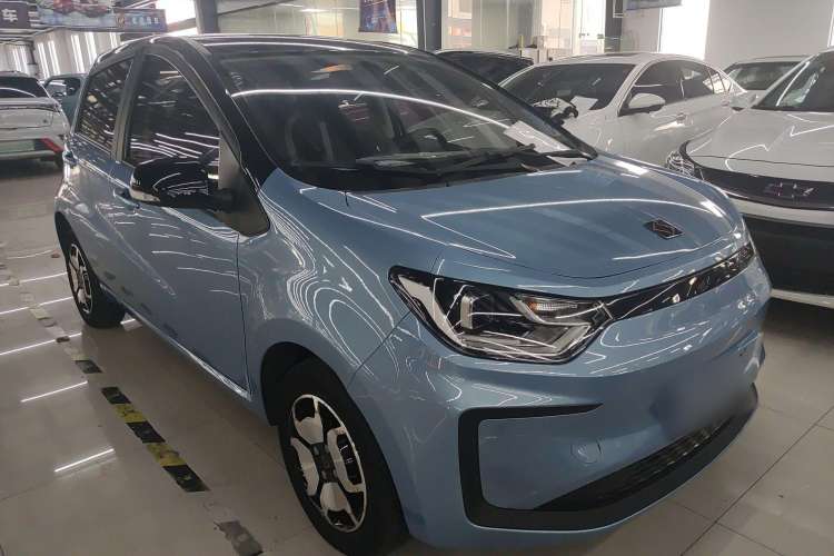 Used SOL E10X 2021 302 km Range Luxury Version 31.4 kWh Front Right 45 Deg