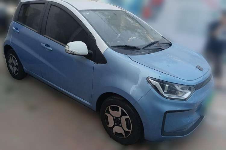 Used SOL E10X 2021 302 km Range Luxury Version 31.4 kWh Front Right 45 Deg