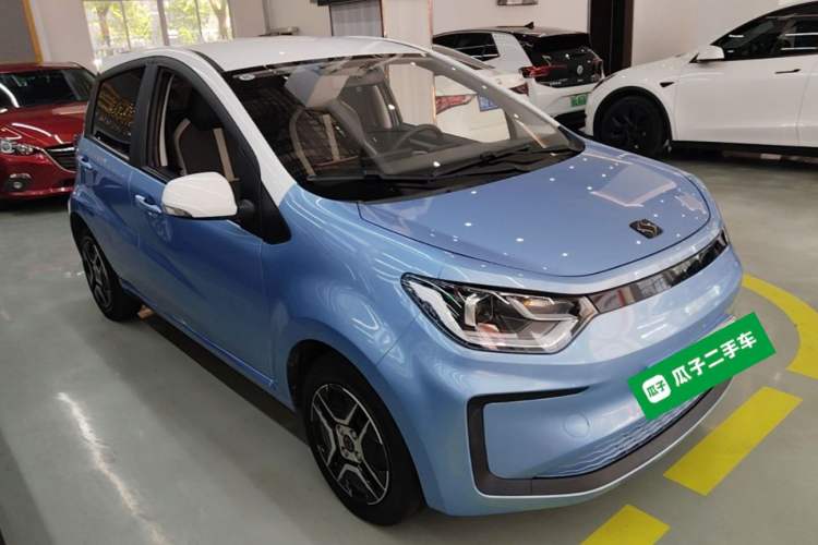 Used SOL E10X 2021 302 km Range Fashion Edition 30.2 kWh Front Right 45 Deg