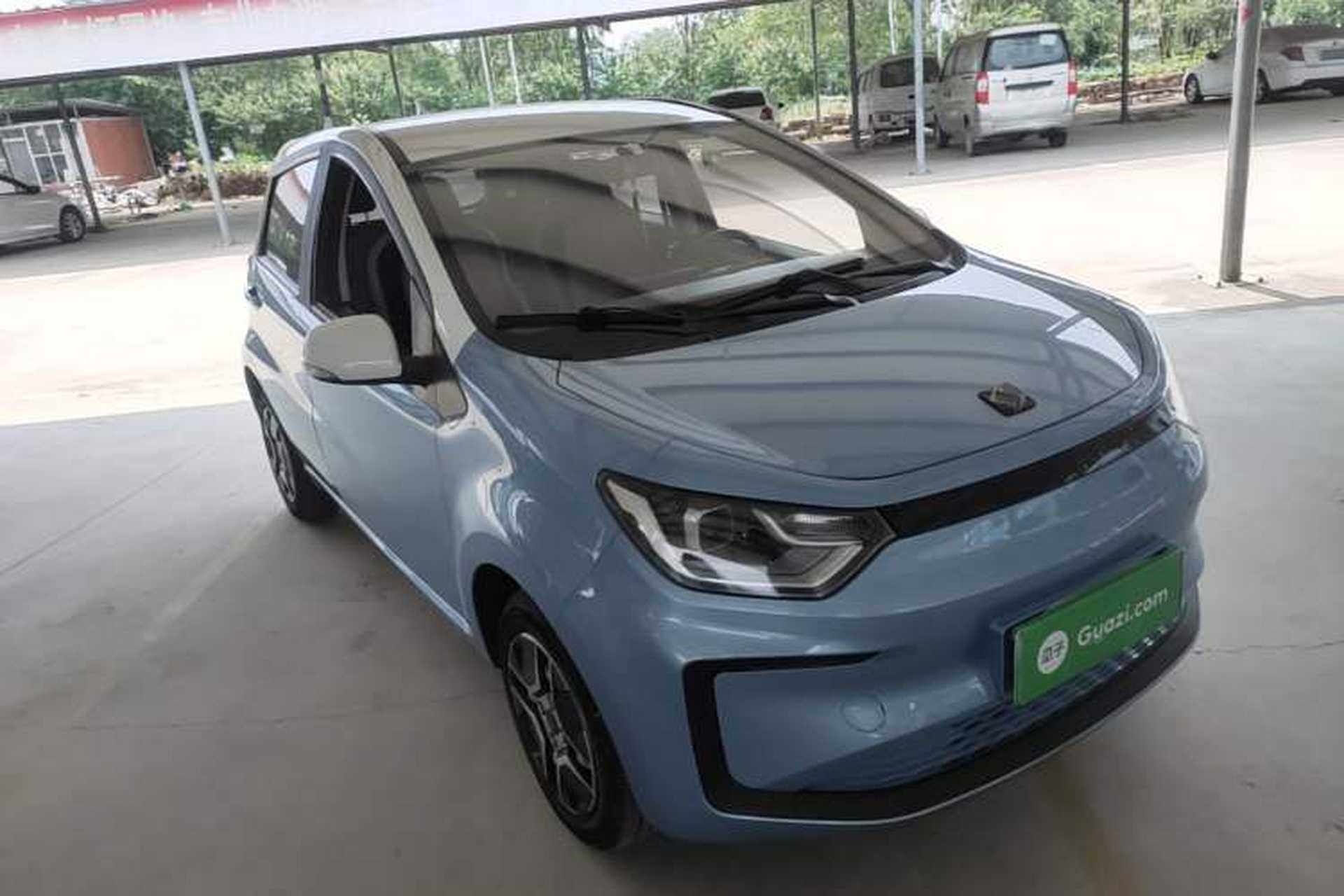 Used SOL E10X 2021 302 km Range Fashion Edition 30.2 kWh Front Right 45 Deg