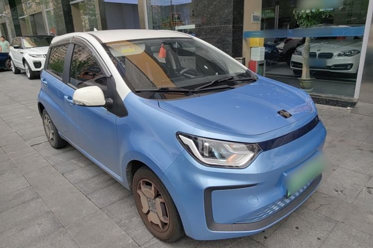 Used SOL E10X 2021 302 km Range Luxury Version 31.4 kWh Front Right 45 Deg