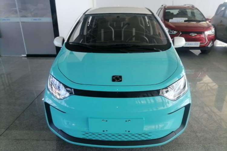 Used SOL E10X 2021 302 km Range Fashion Edition 31.4 kWh Front