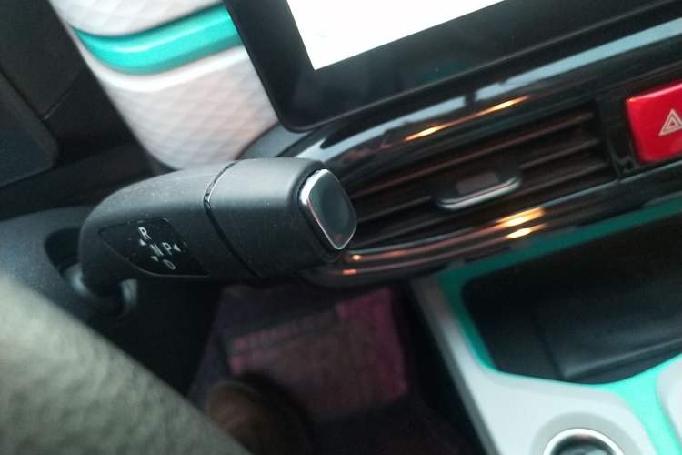 Used SOL E10X 2021 302 km Range Fashion Edition 31.4 kWh Gear Lever