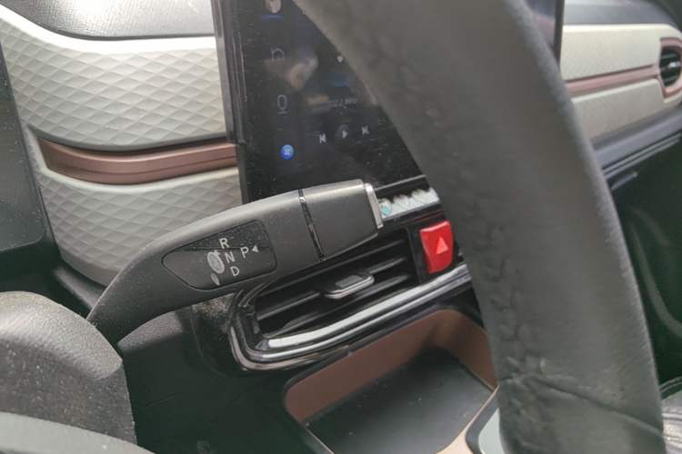 Used SOL E10X 2021 302 km Range Luxury Version 31.4 kWh Gear Lever