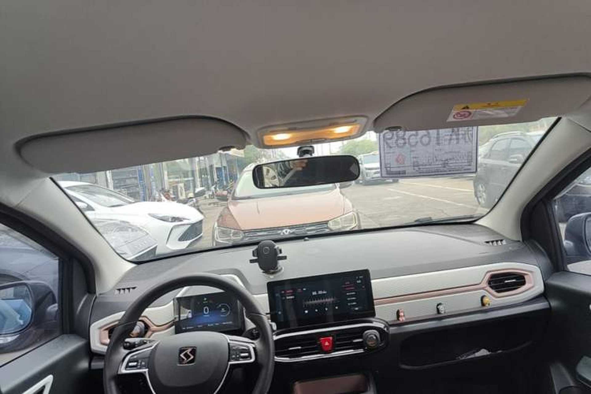 Used SOL E10X 2021 302 km Range Fashion Edition 31.4 kWh Headliner