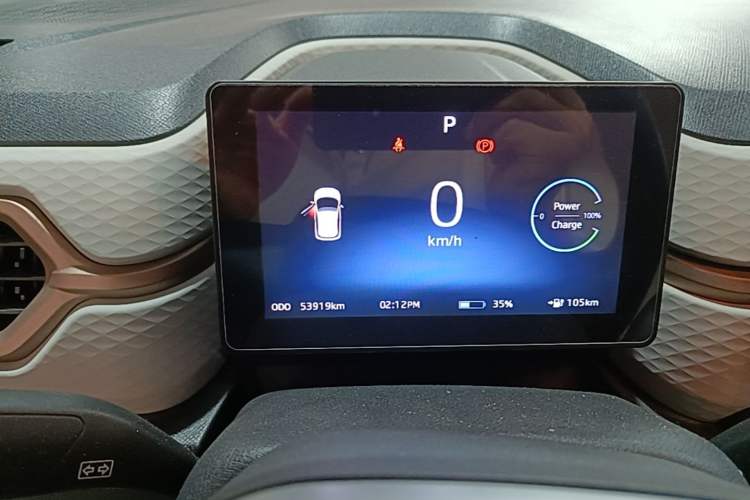 Used SOL E10X 2021 302 km Range Luxury Version 31.4 kWh Instrument Cluster