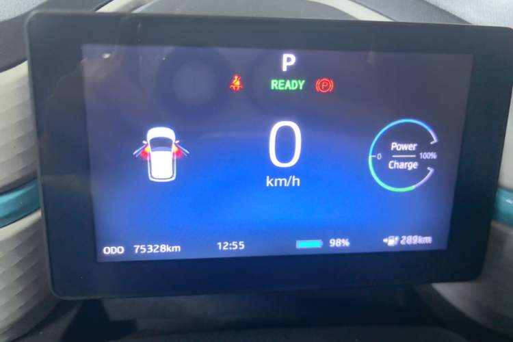 Used SOL E10X 2021 302 km Range Fashion Edition 31.4 kWh Instrument Cluster
