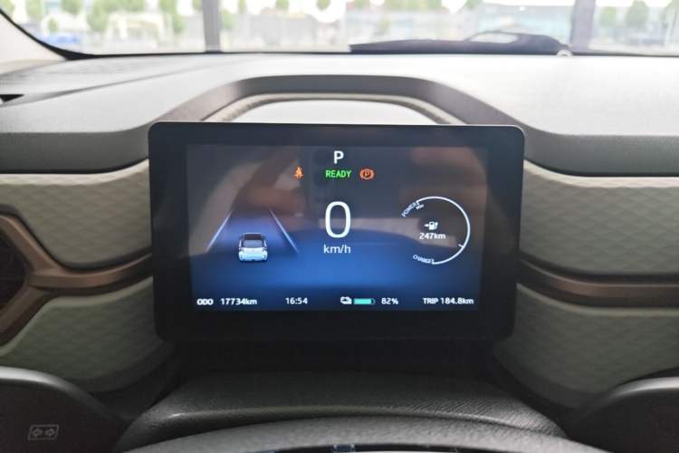 Used SOL E10X 2021 302 km Range Luxury Version 31.4 kWh Instrument Cluster