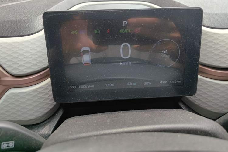 Used SOL E10X 2021 302 km Range Luxury Version 31.4 kWh Instrument Cluster