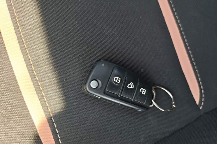 Used SOL E10X 2021 150 km Ambitious Trim Interior 1