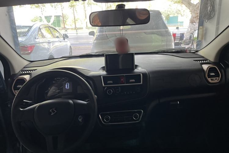 Used SOL E10X 2021 200km Classic Type Interior 1