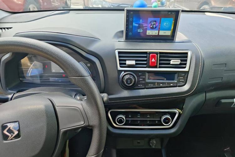Used SOL E10X 2021 200km Classic Type Interior 3