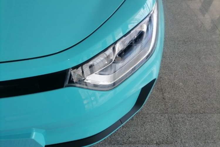 Used SOL E10X 2021 302 km Range Fashion Edition 31.4 kWh Left Front Headlight