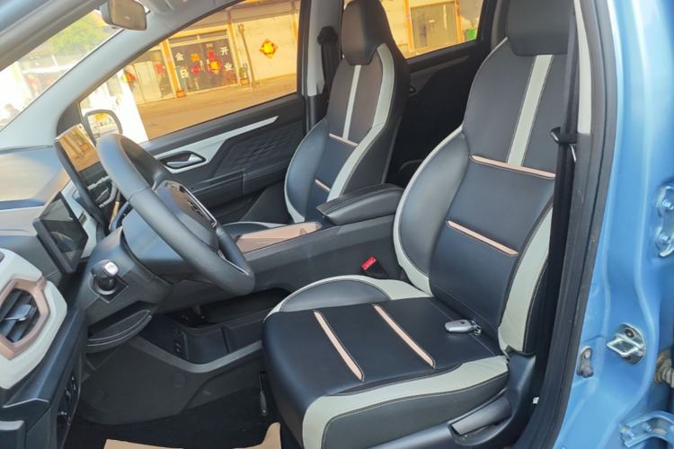 Used SOL E10X 2021 302 km Range Fashion Edition 31.4 kWh Left Front Seat