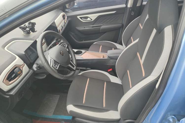 Used SOL E10X 2021 302 km Range Fashion Edition 31.4 kWh Left Front Seat
