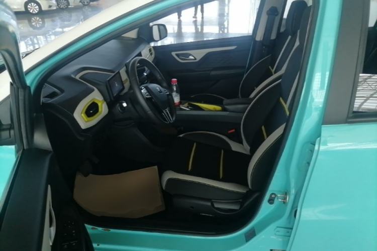 Used SOL E10X 2021 302 km Range Fashion Edition 31.4 kWh Left Front Seat