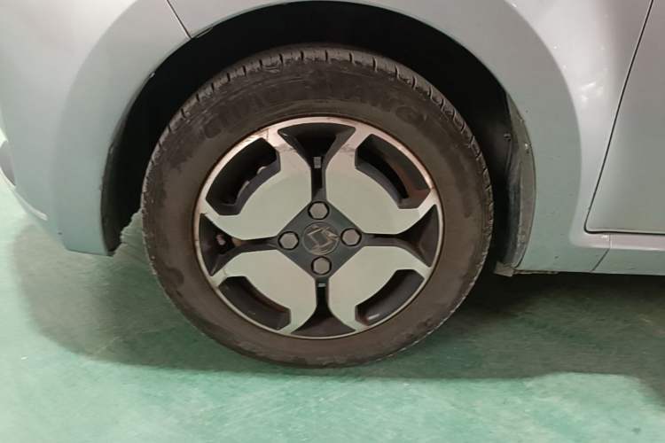 Used SOL E10X 2021 302 km Range Luxury Version 31.4 kWh Left Front Wheel Hub