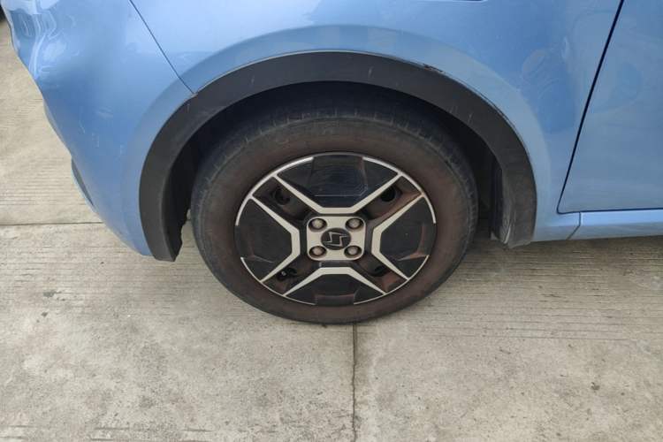 Used SOL E10X 2021 302 km Range Fashion Edition 31.4 kWh Left Front Wheel Hub