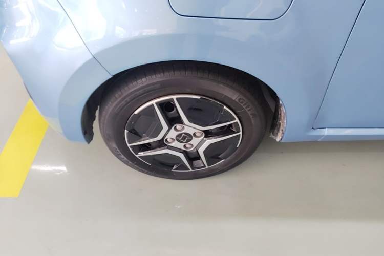 Used SOL E10X 2021 302 km Range Fashion Edition 30.2 kWh Left Front Wheel Hub