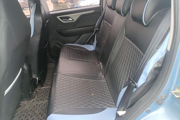 Used SOL E10X 2021 302 km Range Luxury Version 31.4 kWh Left Rear Seat