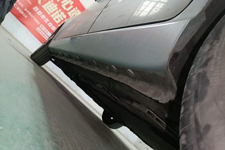 Used SOL E10X 2021 302 km Range Luxury Version 31.4 kWh Left Side Sill