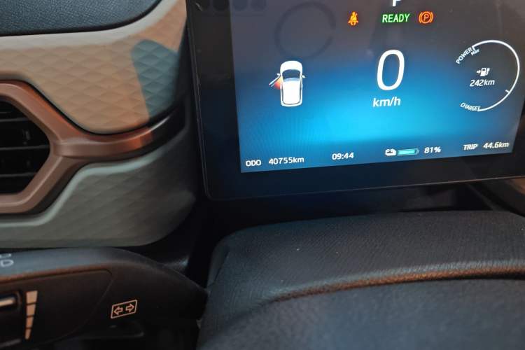 Used SOL E10X 2021 302 km Range Fashion Edition 31.4 kWh Odometer Close Up