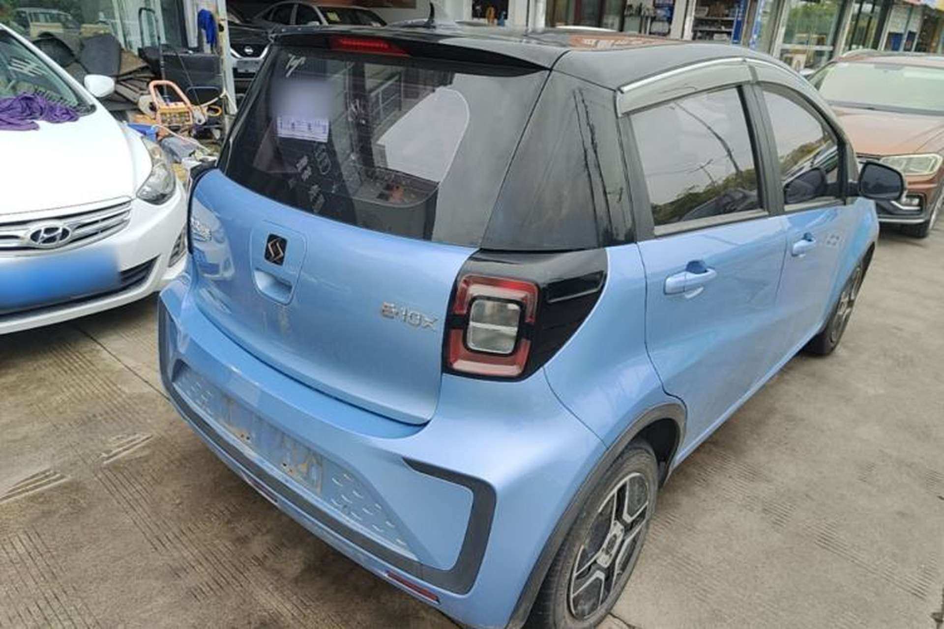 Used SOL E10X 2021 302 km Range Fashion Edition 31.4 kWh Rear Right 45 Deg