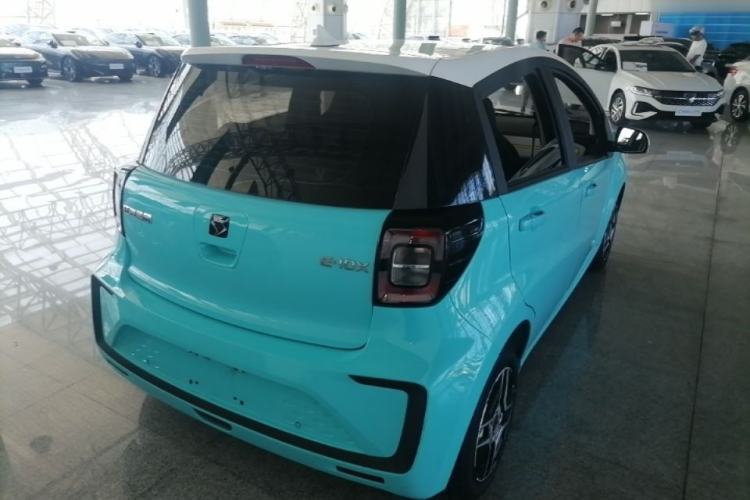 Used SOL E10X 2021 302 km Range Fashion Edition 31.4 kWh Rear Right 45 Deg