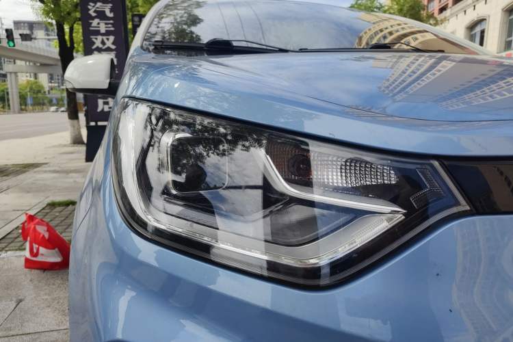 Used SOL E10X 2021 302 km Range Luxury Version 30.2 kWh Right Front Headlight