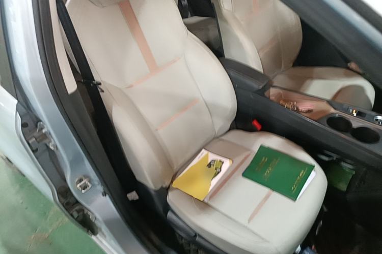 Used SOL E10X 2021 302 km Range Luxury Version 31.4 kWh Right Front Seat