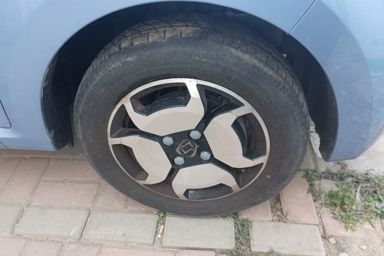 Used SOL E10X 2021 302 km Range Luxury Version 31.4 kWh Right Front Wheel Hub