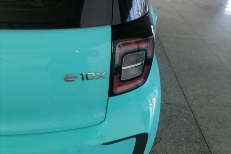 Used SOL E10X 2021 302 km Range Fashion Edition 31.4 kWh Right Rear Taillight