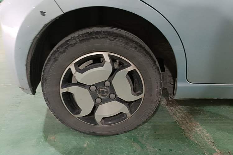 Used SOL E10X 2021 302 km Range Luxury Version 31.4 kWh Right Rear Wheel Hub