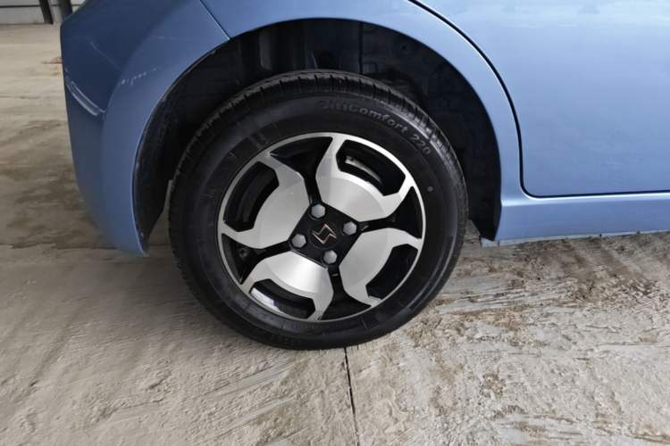 Used SOL E10X 2021 302 km Range Luxury Version 31.4 kWh Right Rear Wheel Hub