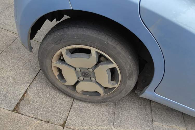 Used SOL E10X 2021 302 km Range Luxury Version 31.4 kWh Right Rear Wheel Hub