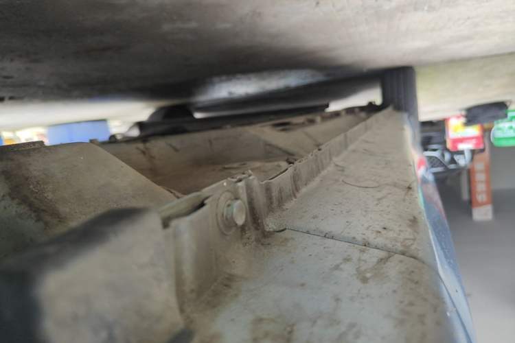 Used SOL E10X 2021 302 km Range Fashion Edition 31.4 kWh Right Side Sill
