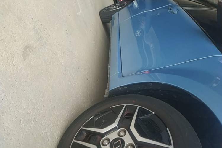 Used SOL E10X 2021 302 km Range Fashion Edition 31.4 kWh Right Side Sill