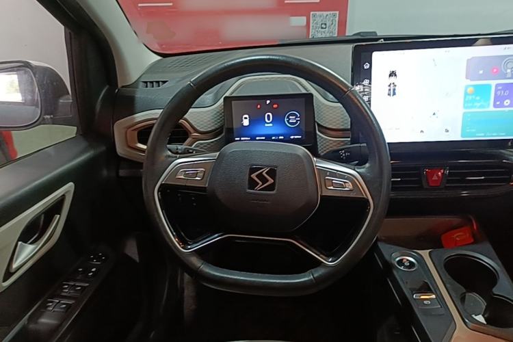 Used SOL E10X 2021 302 km Range Luxury Version 31.4 kWh Steering Wheel