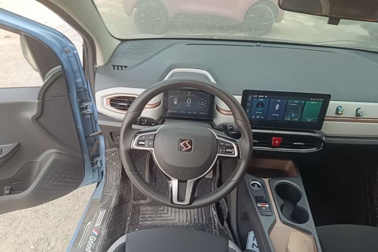 Used SOL E10X 2021 302 km Range Fashion Edition 31.4 kWh Steering Wheel