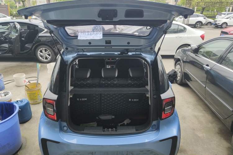 Used SOL E10X 2021 302 km Range Fashion Edition 31.4 kWh Trunk