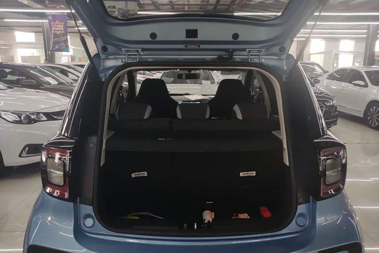 Used SOL E10X 2021 302 km Range Luxury Version 31.4 kWh Trunk