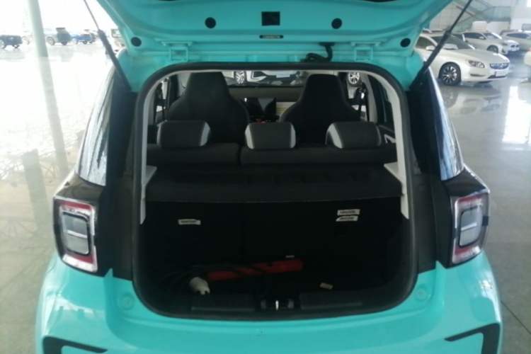 Used SOL E10X 2021 302 km Range Fashion Edition 31.4 kWh Trunk